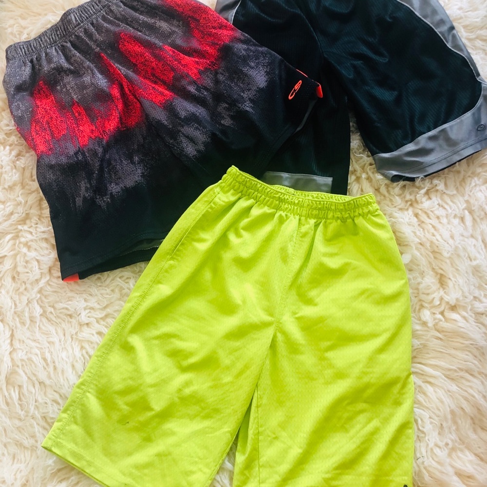 Kids basketball shorts size lg